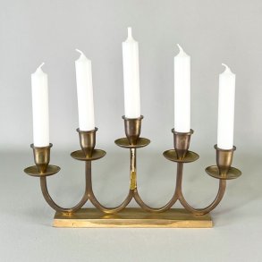 Lysestage - femarmet i messing