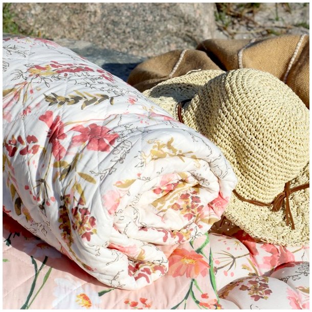 Aix Quilt m/vilde blomster, creme (130x180)