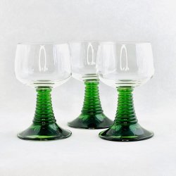 Rmerglas - stvet grn fod og klar kumme