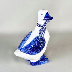 Andefigur i porceln med blt bnd