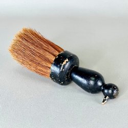 Antik kldesbrste med lille fugl