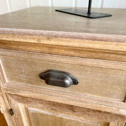 Sknk med skuffer, kurve og skabe