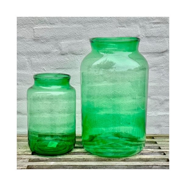 Glasvaser i genbrugsglas 