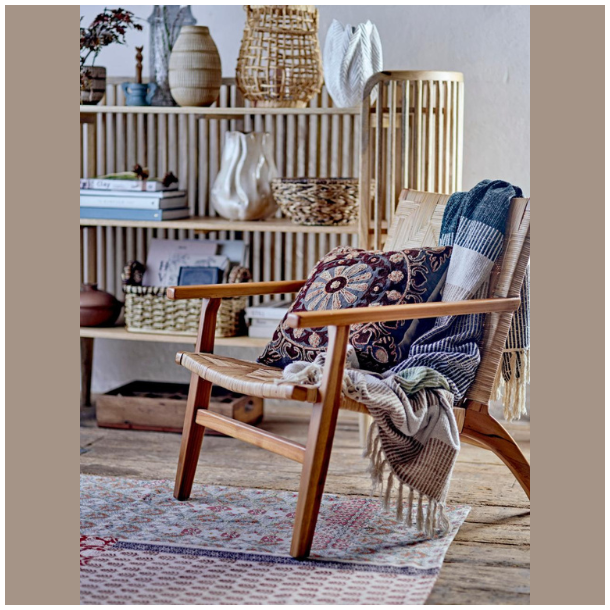 Bakke med rum i genanvendt tr 