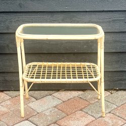 Bambus bord m/hylde og glasplade