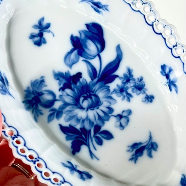 Serveringssk�l bl� blomst med blondekant