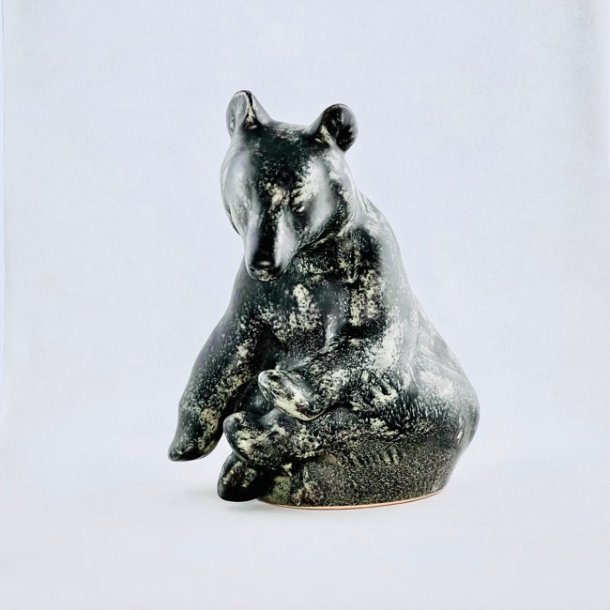 Johgus Bjrn - siddende, stor