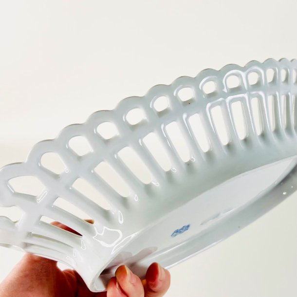 Porcel�nssk�l - tysk musselmalet med reparationer
