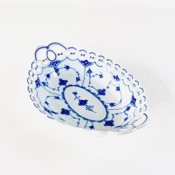 Serveringssk�l - tysk musselmalet med blondekant