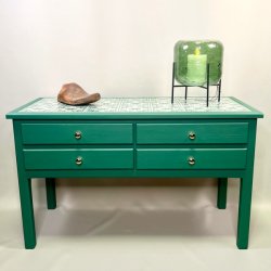 Bord med kakler og skuffer - SOLGT