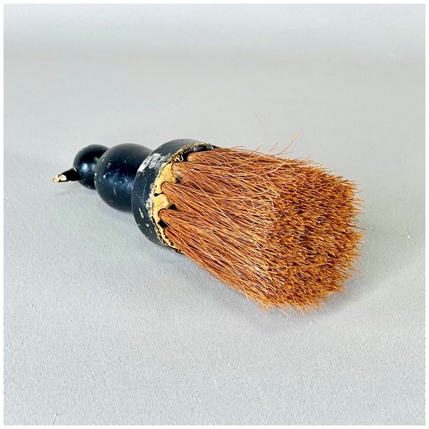 Antik kldesbrste med lille fugl