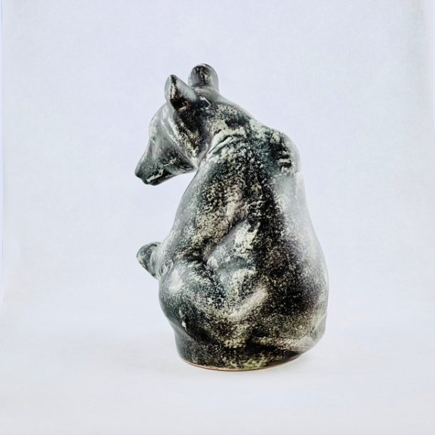 Johgus Bjrn - siddende, stor