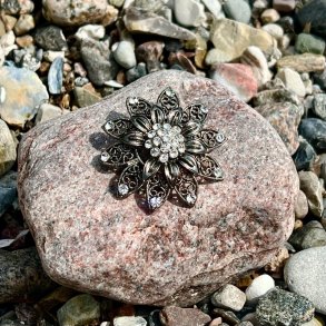 Broche - stor rund blomst 