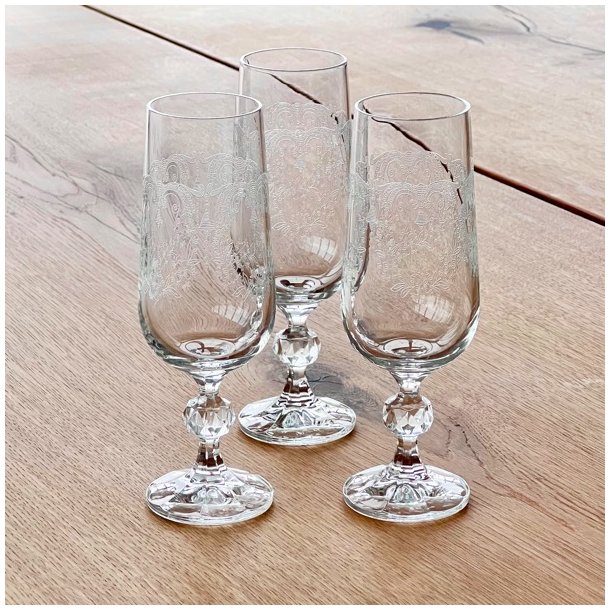 Champagneglas - krystalglas med ciselering (8 stk samlet) 