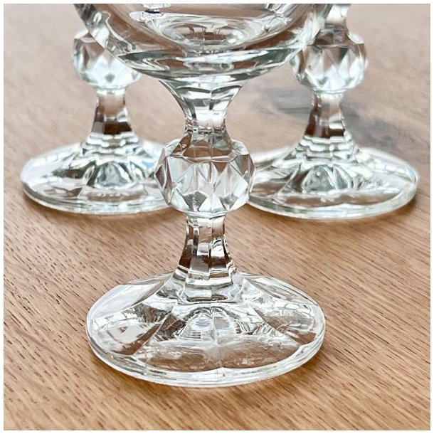 Champagneglas - krystalglas med ciselering (8 stk samlet) 