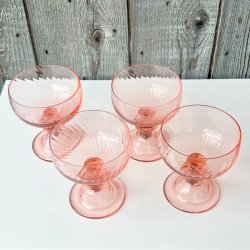 Dessertglas (st a' 4 stk) - lyserd med swirl