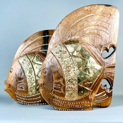 Dekorative fisk i tr (st a' 2) 