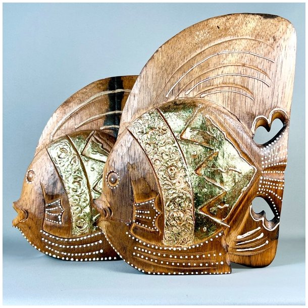 Dekorative fisk i tr (st a' 2) 