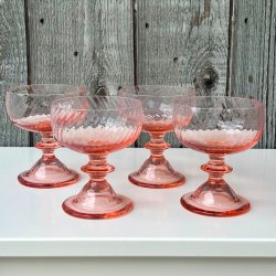 Dessertglas (st a' 4 stk) - lyserd med swirl