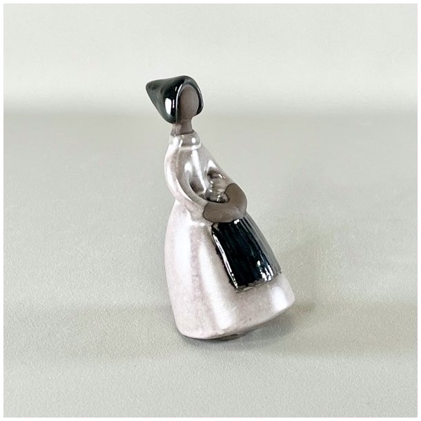 Elsi Bourelius kvindefigur i keramik - lille, lysebrun