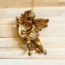 Gylden engel med instrument - juleophng