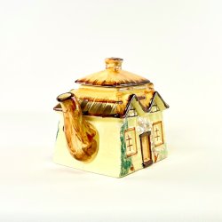 Tekande - Keele Street Pottery, English Cottage 