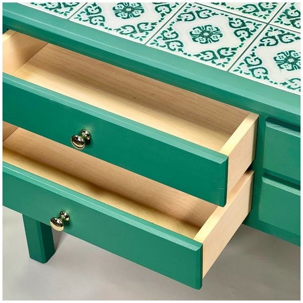 Bord med kakler og skuffer - SOLGT