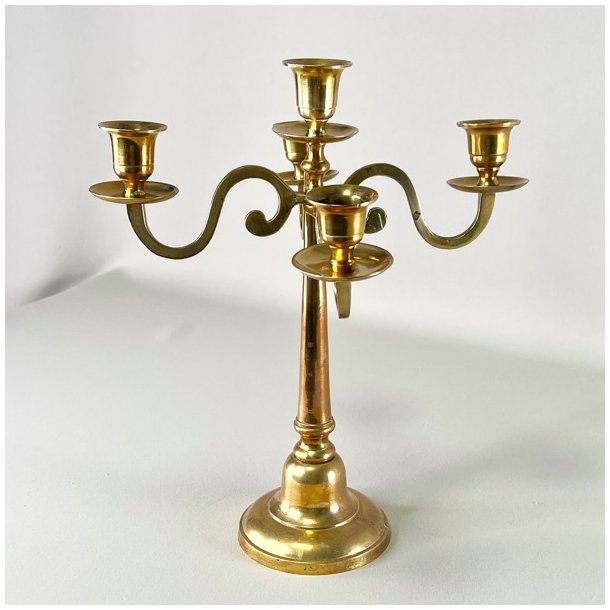 Lysestage - femarmet i patineret messing