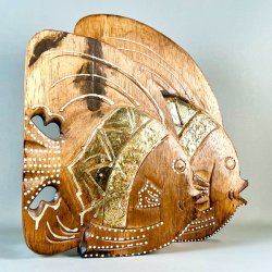 Dekorative fisk i tr (st a' 2) 