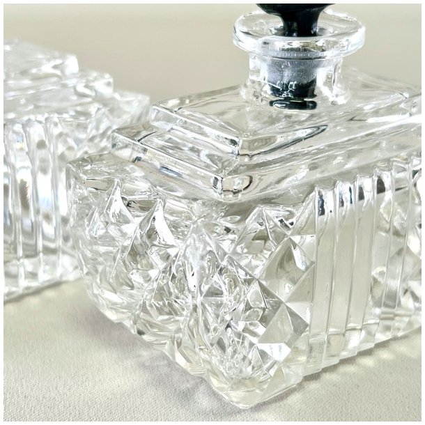 Vintage Art Deco parfume flacon 