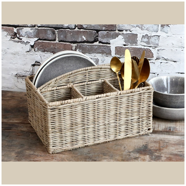 Kurv i flet med 4 rum