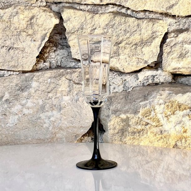 Champagneglas - ottekantede med sort fod