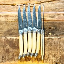 Franske steakknive - Laguiole, elfenbenfarvet