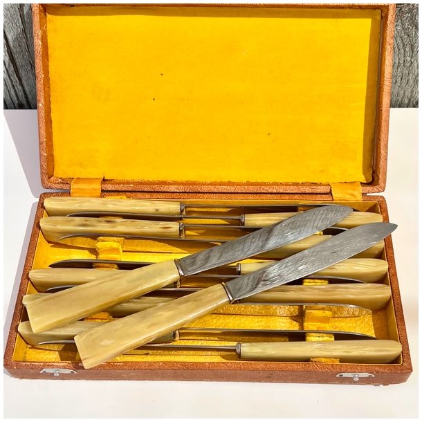 Vintage knive - middagsknive (12 stk) i ske 