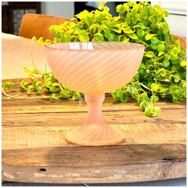 Glasopsats - rosa dessertglas med swirl 