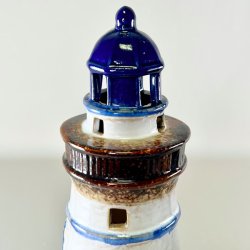 Stort fyrtrn i keramik 