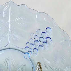 Lagkagefad - lyseblt, druer og blade