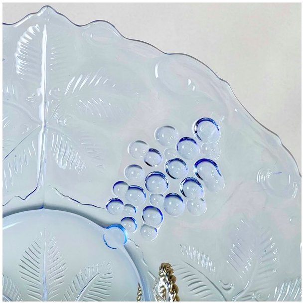 Lagkagefad - lyseblt, druer og blade