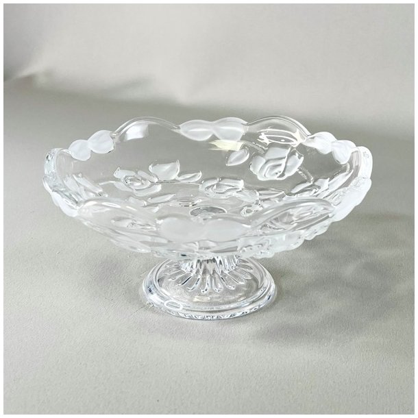 Glasopsats med frostede roser