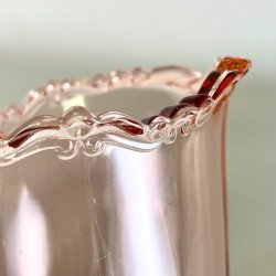 Glaskande - lyserd med blondekant