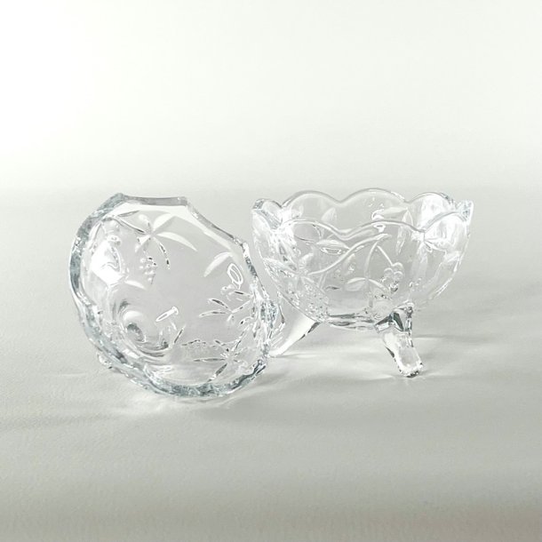 Bonbonniere - rund m/blomster og blade p lg