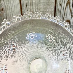 Glasopsats - vintage fransk kagefad m/perlekant