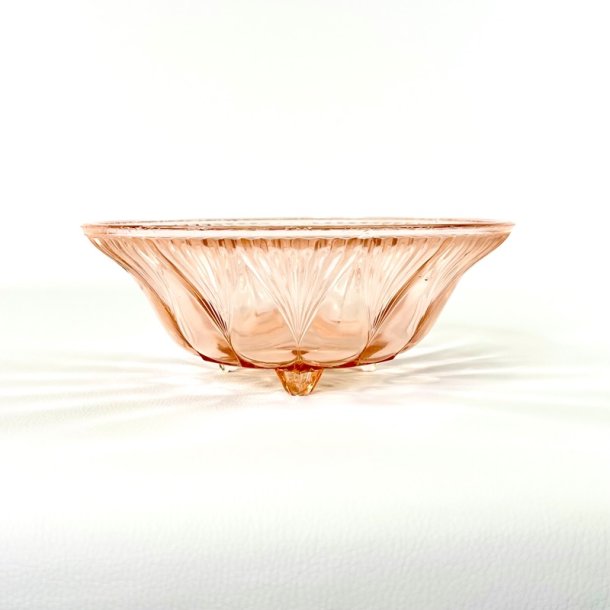 Glassk�l - lyser�d m/viftem�nster og p� f�dder 