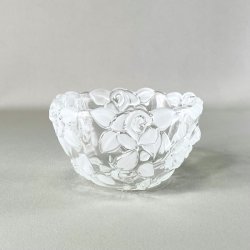 Glasskl med frostede roser 