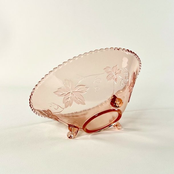 Glassk�l - lyser�d m/vinblade, f�dder og perlekant