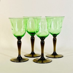 Vinglas - grnne med rgfarvet fod 