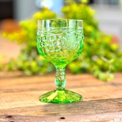 Vinglas - lysegrnt med druer og blade
