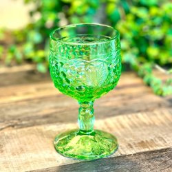 Vinglas - lysegrnt med druer og blade