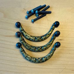 Mbelgreb - patineret messing, hngende skuffegreb (genbrug - 3 stk samlet)