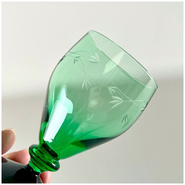 Vinglas - Holmegaard, Ranke, grn m/sort fod